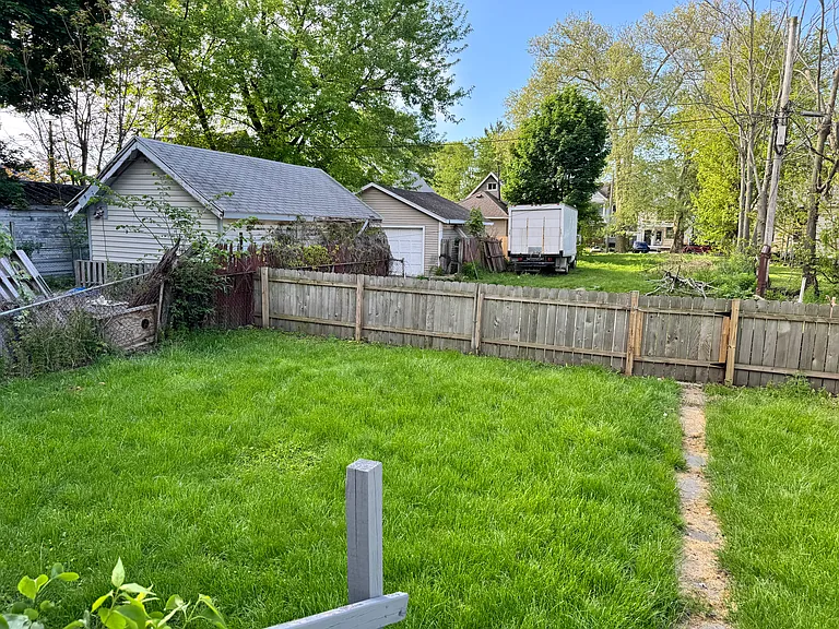 826 Greenwood Ave — Photo 10