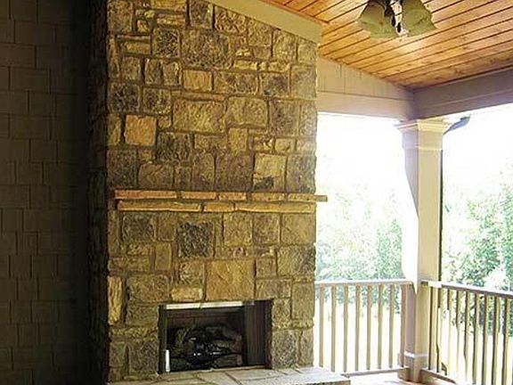 4th image of 124 Hickory Meadows Dr