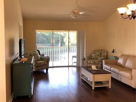 4th image of 321 Robin Hood Cir Unit 201