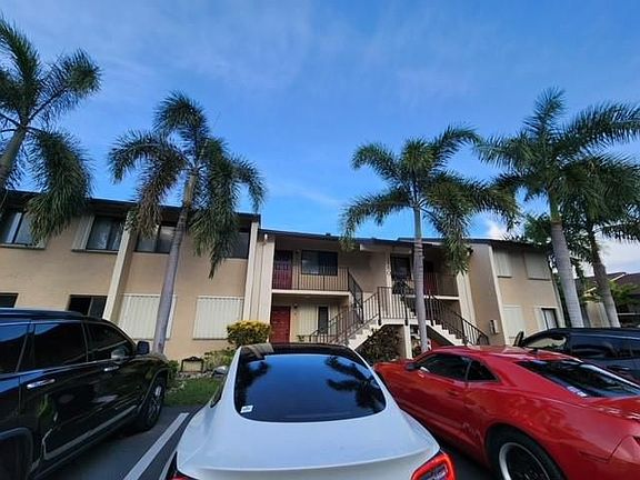 2nd image of 180 SE 7th St #207