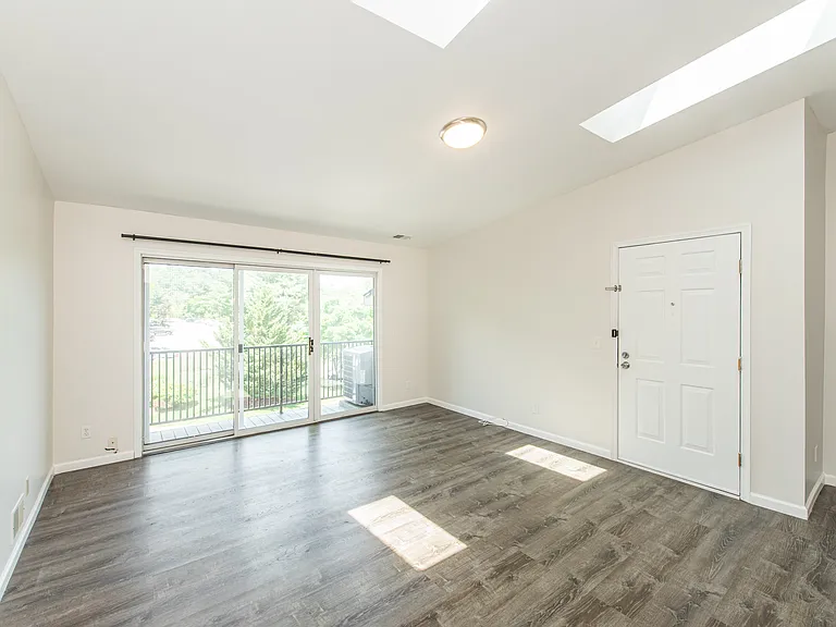 132 Robertson Way — Photo 9