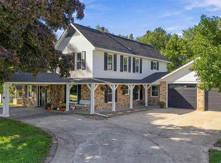 1919 Q Ave, Marengo, IA 52301