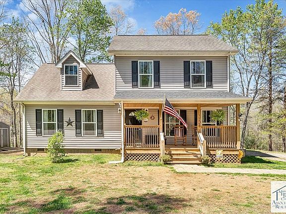 2nd image of 1080 Fiddlers Green Rd