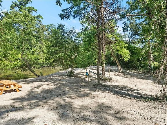 3rd image of 72287 Military Rd