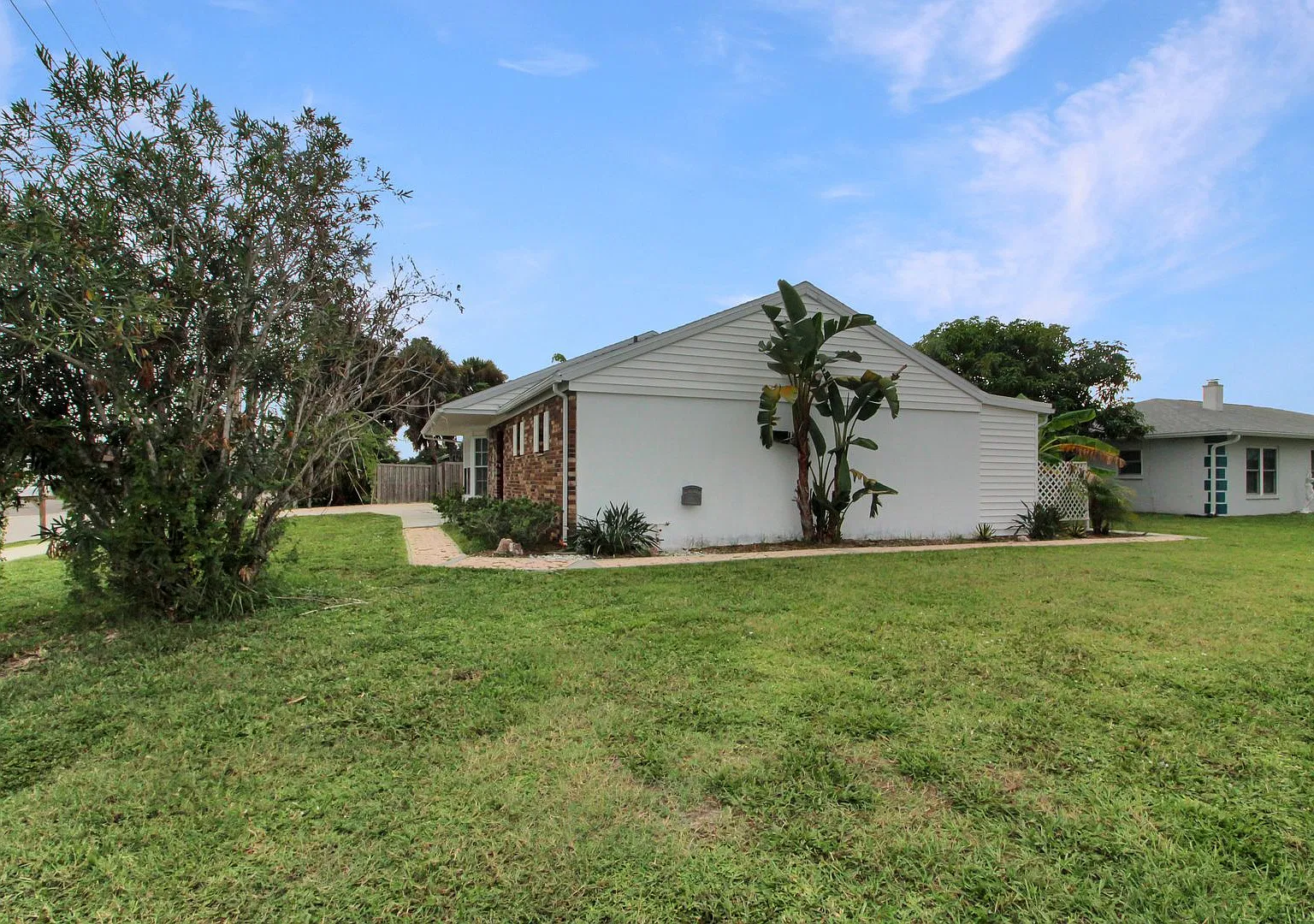 Venice Gardens Annual Home for Rent — Photo 2