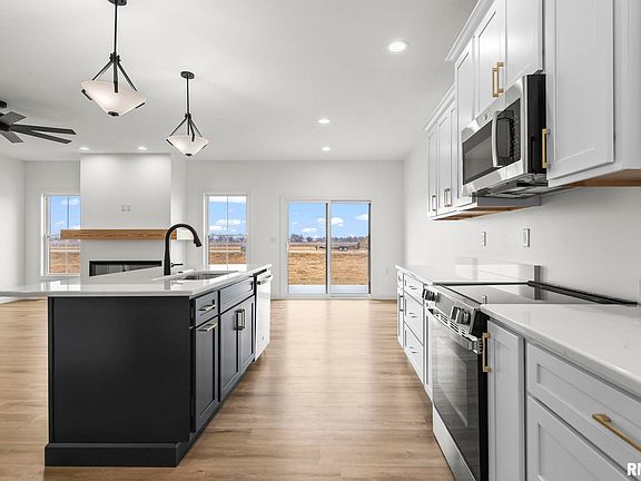 4th image of 5221 Verdant Ln