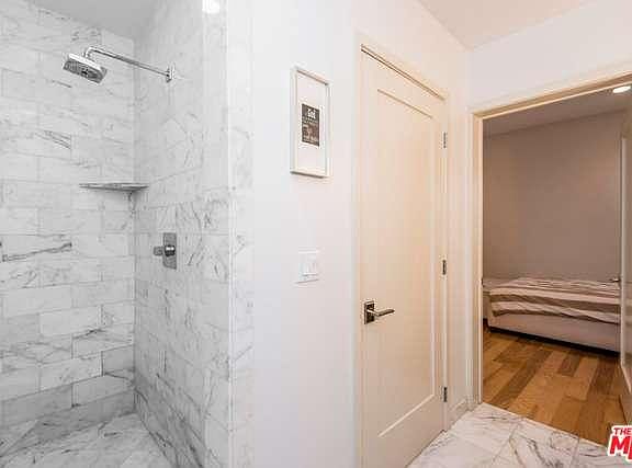 3rd image of 4211 Redwood Ave Unit 103