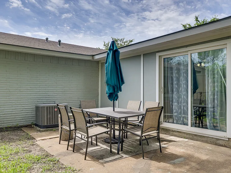 4002 Commonwealth Dr — Photo 28