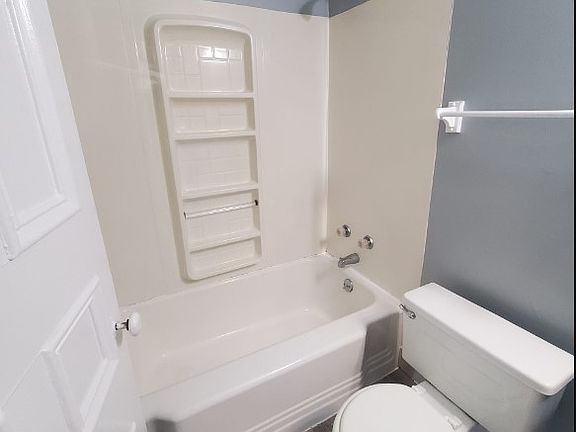 2nd image of 409 Franklin St #4