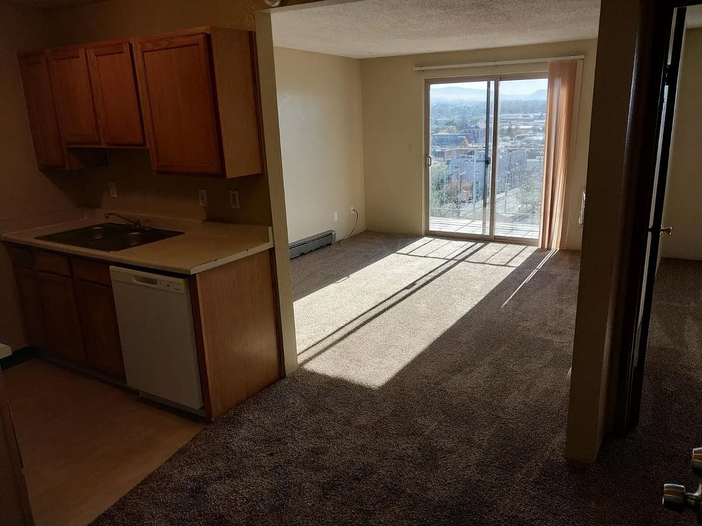1 bedroom 1 bathroom upstairs apartment - Granvue Apartments — Photo 1
