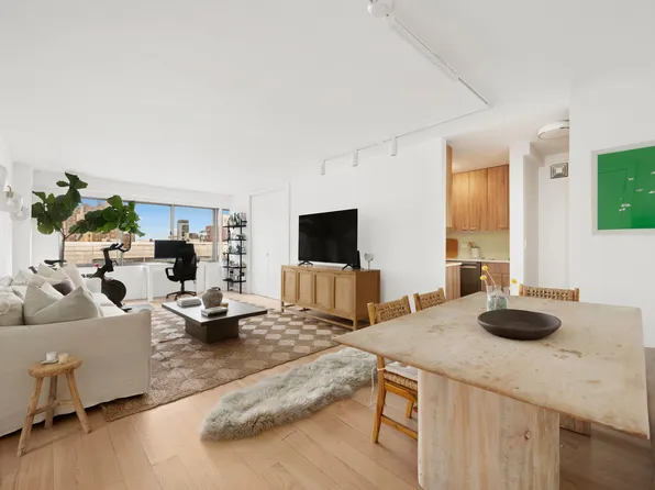 175 West 12th Street image 1 of 11