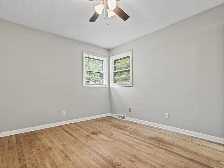 154 Forest Dr — Photo 16