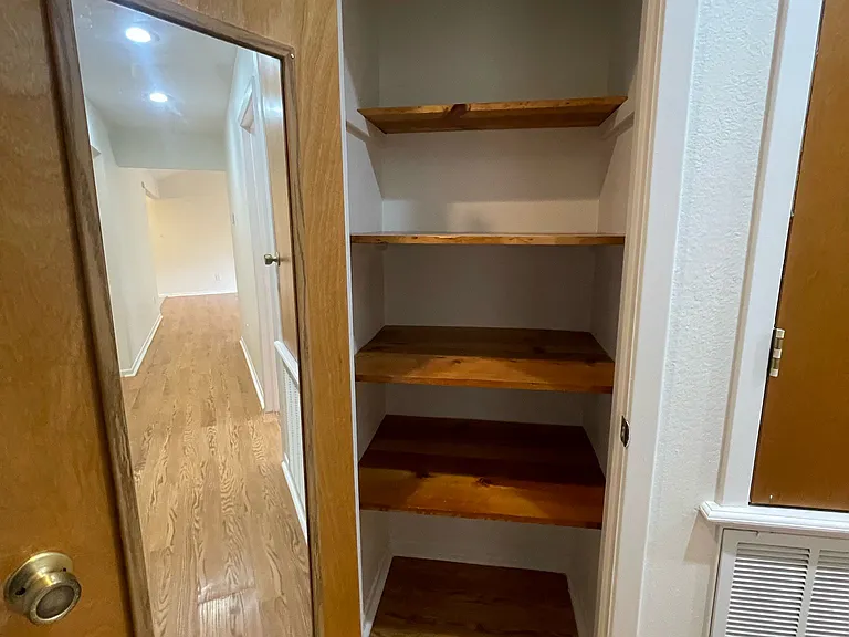 113 W Harbor Dr — Photo 22