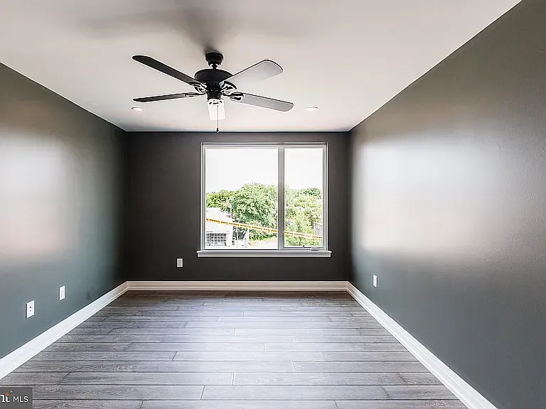 512 E Girard Ave #305 — Photo 10