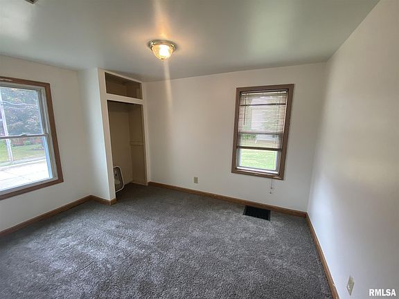 4th image of 2737 Glenn St