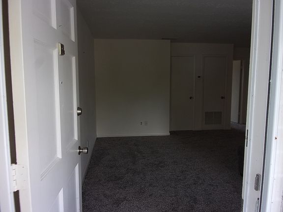 3rd image of 405 Flagler Blvd #B5