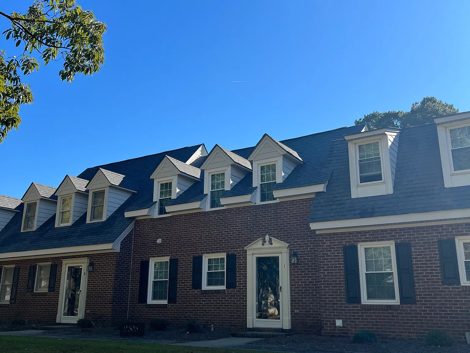 2 bed, 1.5 bath, 1100 sqft, $1,095 — Photo 2