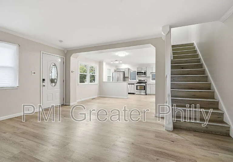 1523 W Cheltenham Ave — Photo 4