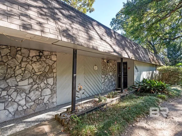 1091 Azalea Rd, Mobile, AL 36693