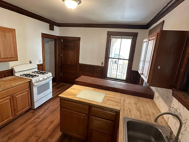 130 Vernon St #1 — Photo 14