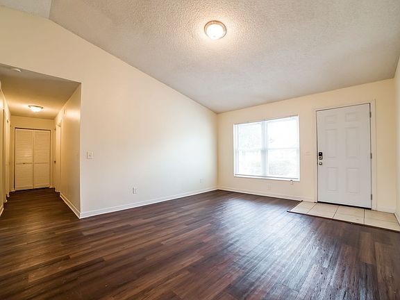 4th image of 934 Alabama Woods Ln
