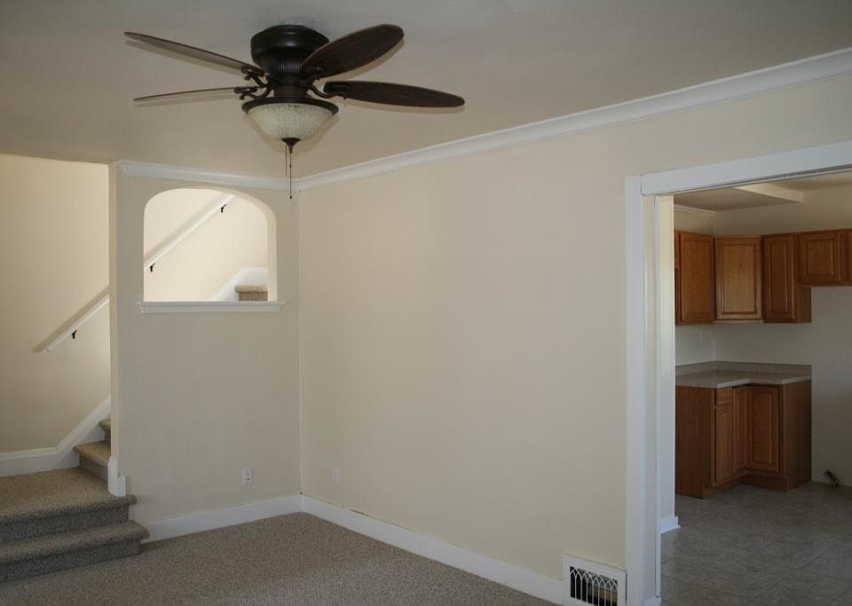 2nd image of 262 N Lincoln Ave