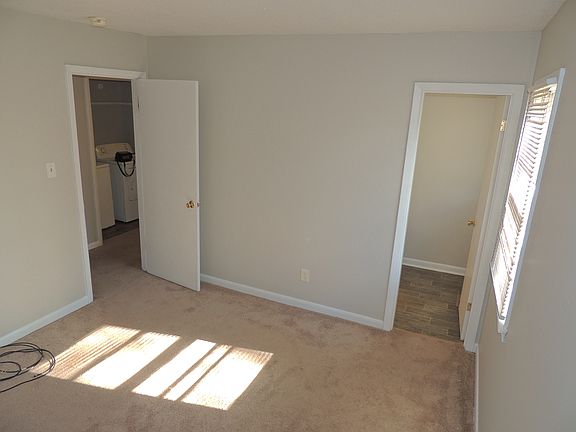 3rd image of 4711 Beaufort Dr