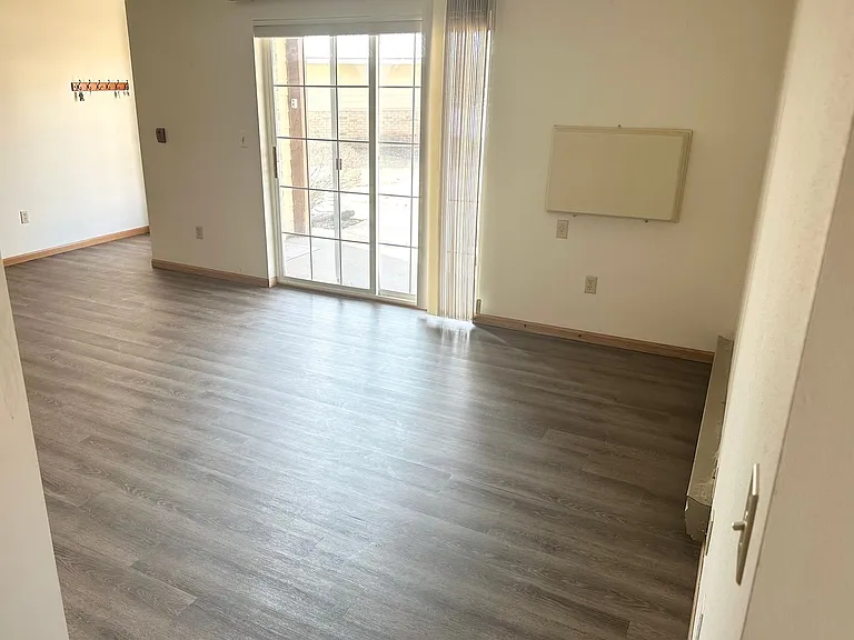 Arbor Heights Apartments — Photo 25