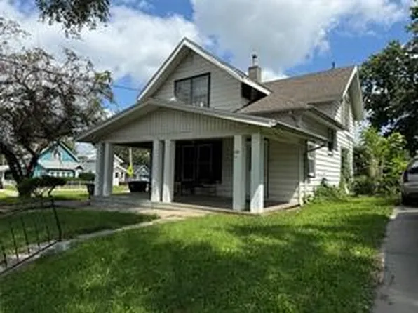 921 E 12th St, Des Moines, IA 50316