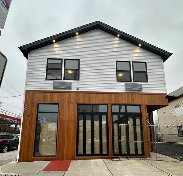 520 Bayway Ave #2A — Photo 9