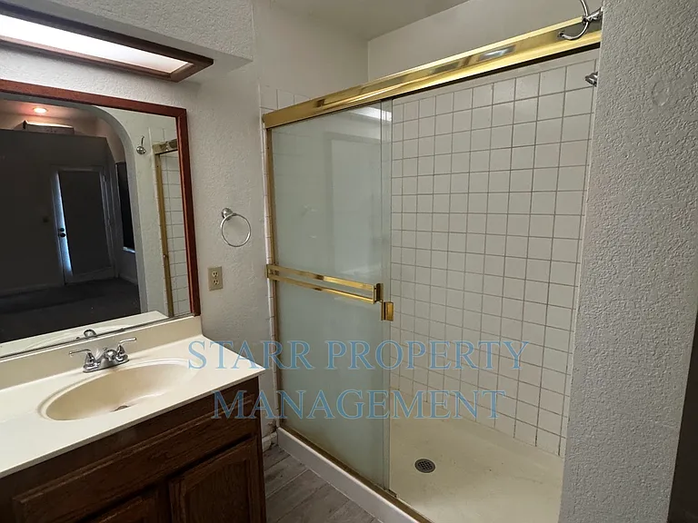9421 Soaring Oaks Dr — Photo 7
