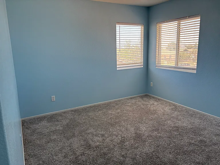 8623 Bridgeport Ave — Photo 18