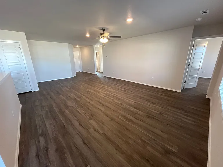 3201 E Jacob Ln — Photo 5