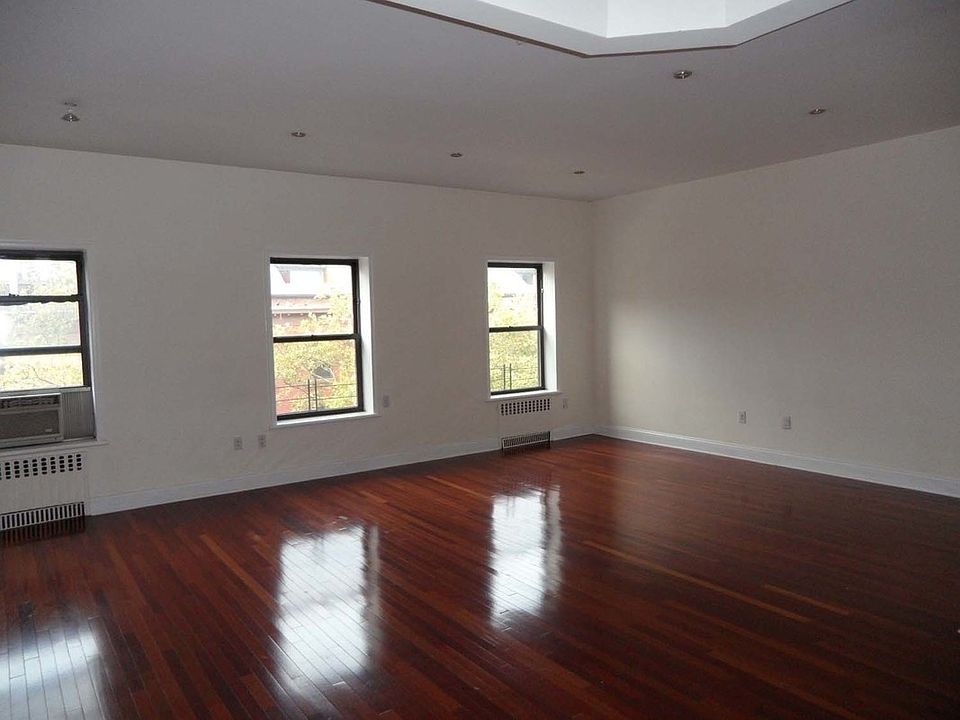 2nd image of 117 Congress St #4
