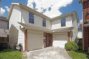 1304 Robin St — Photo 1