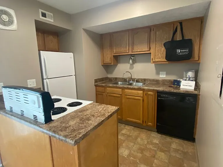 Southdale Square Apartments — Photo 152