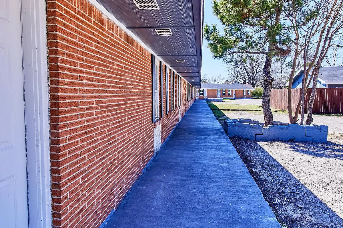 Building Photo - 1504 Sherman Dr #301