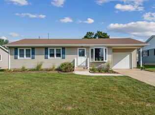 520 11th Ave SE, Dyersville, IA 52040