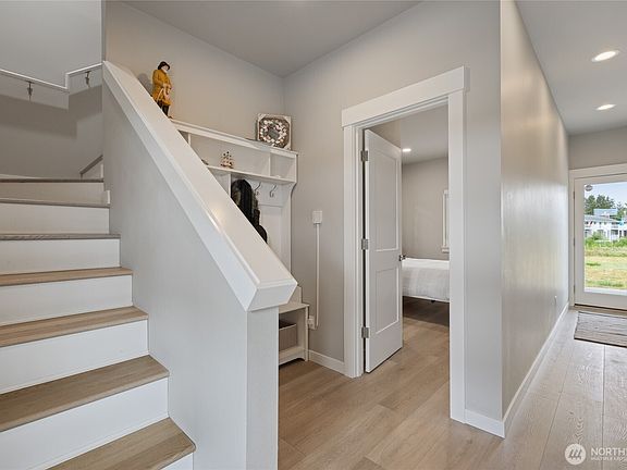 3rd image of 1038 Point Brown Avenue SE