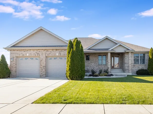 430 S Calkey St, Diamond, IL 60416