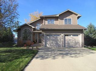 121 Pine Ridge Rd, Brookings, SD 57006