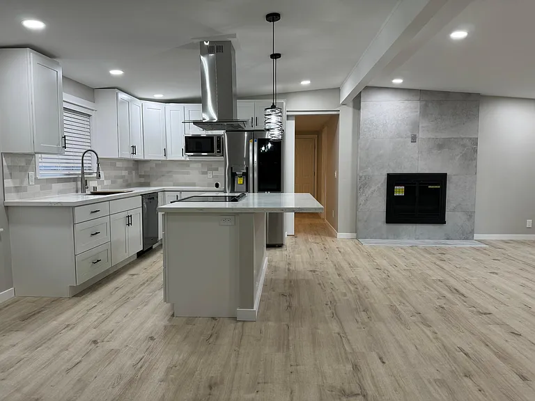 16209 Lake Hills Blvd — Photo 18