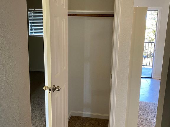 5th image of 784 Wesley Ave APT 4