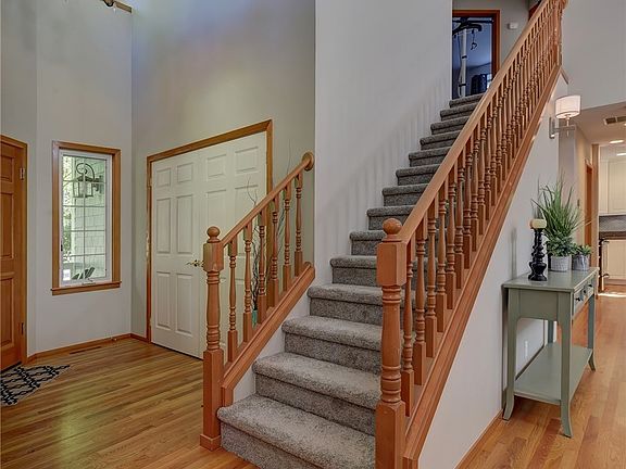 4th image of 5897 Silver Willow Ln