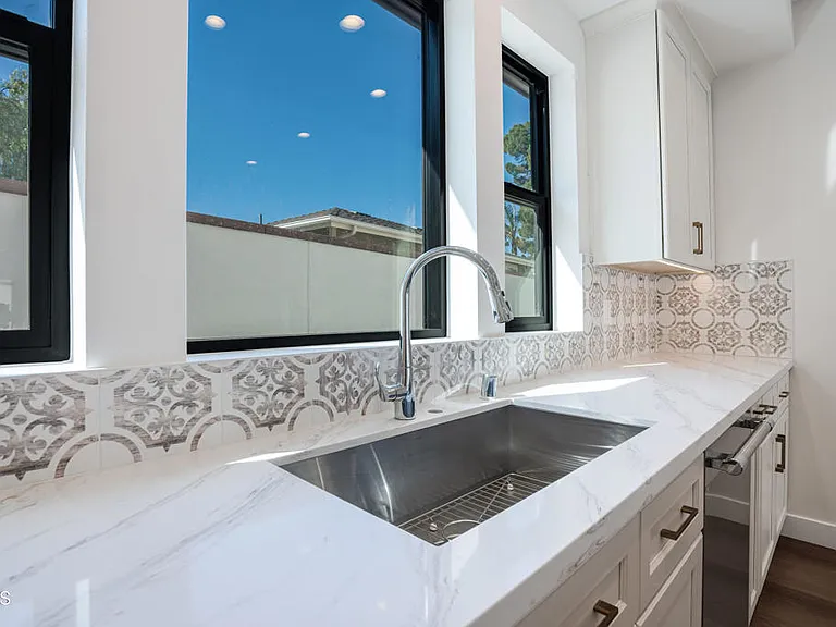 136 N Oakview Dr #103 — Photo 14