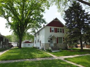 910 College St N, Fargo, ND 58102