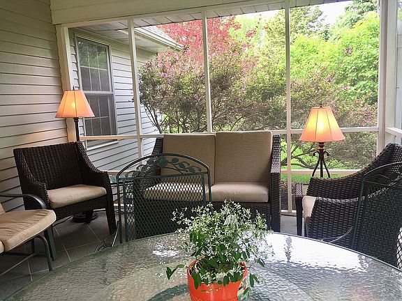 Powered screened porch