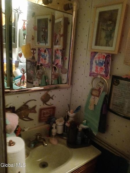 5th image of 24 Kent Street