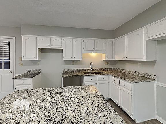 4th image of 7843 Freehold Dr