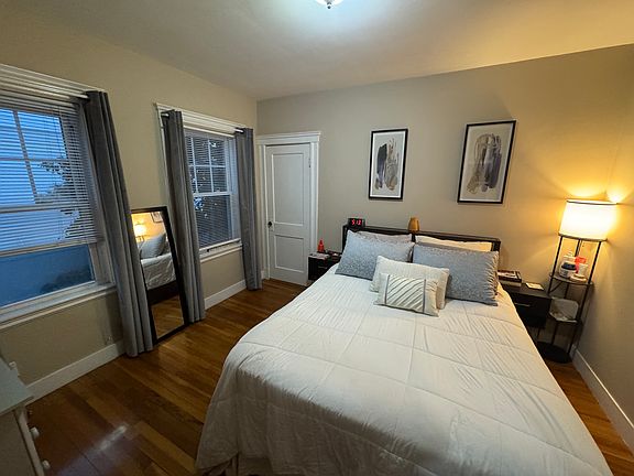 5th image of 18 Hurlcroft Ave #2
